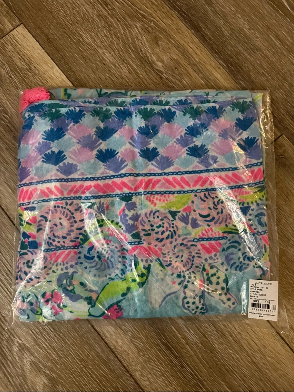 Lilly Pulitzer Resort Wrap - Picture 4 of 5